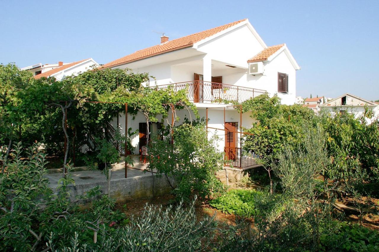 Apartments Mirja - 100M From The Beach & Parking Trogir Eksteriør billede