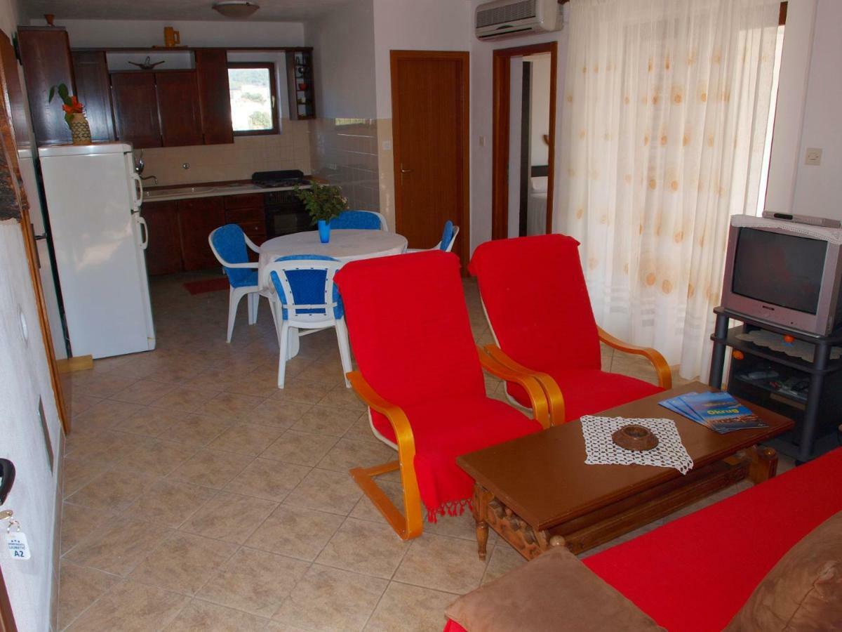 Apartments Mirja - 100M From The Beach & Parking Trogir Eksteriør billede