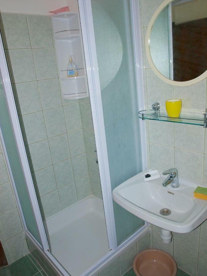 Apartments Mirja - 100M From The Beach & Parking Trogir Eksteriør billede